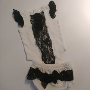 NWOT Baby essentials onsie white black 6m baby photoshoot